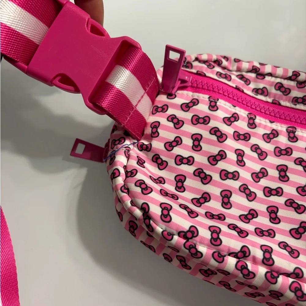 Hello Kitty Vibrant Pink Organizer